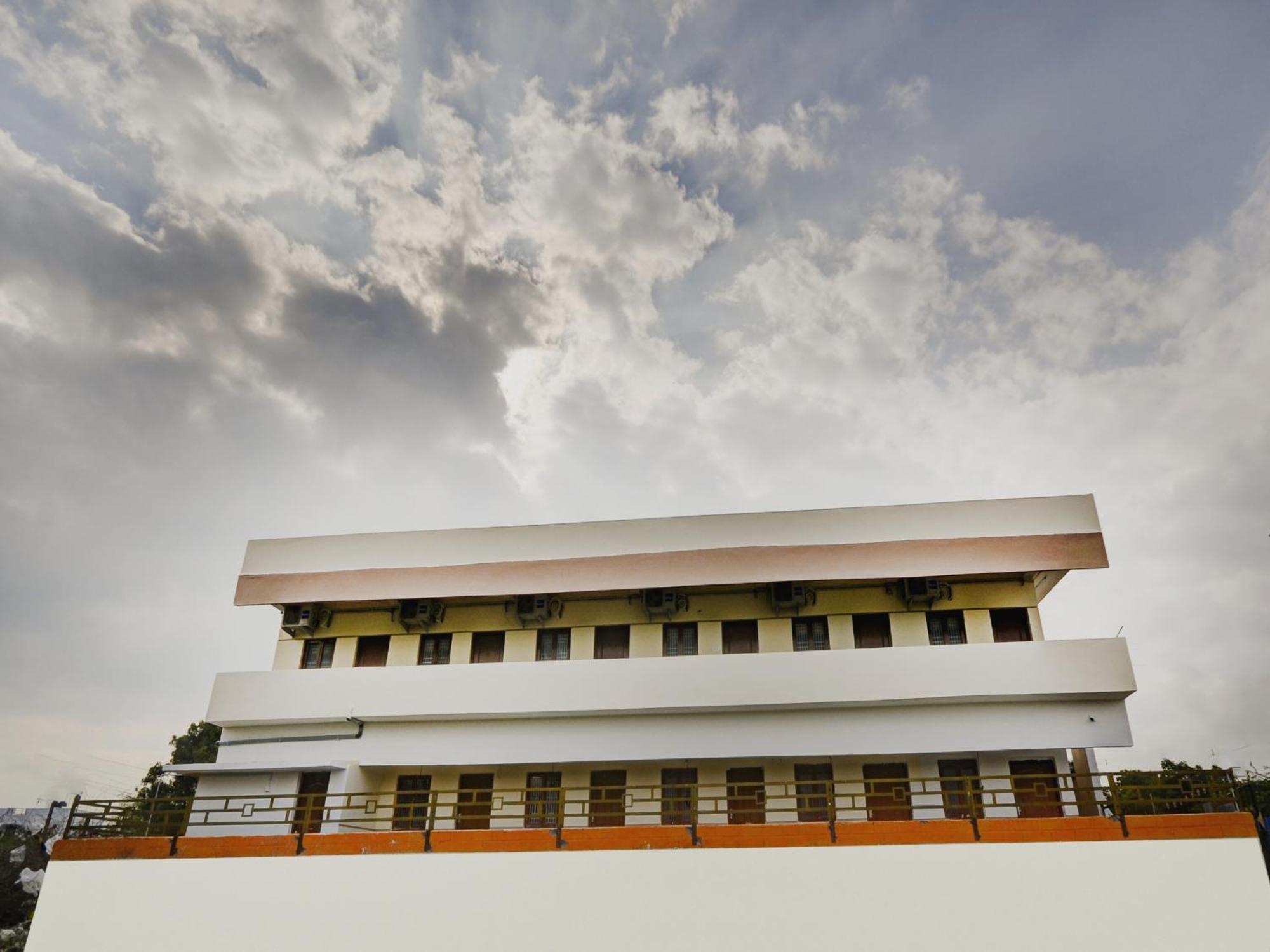Hotel O Aruthraa Residency Podanur Buitenkant foto